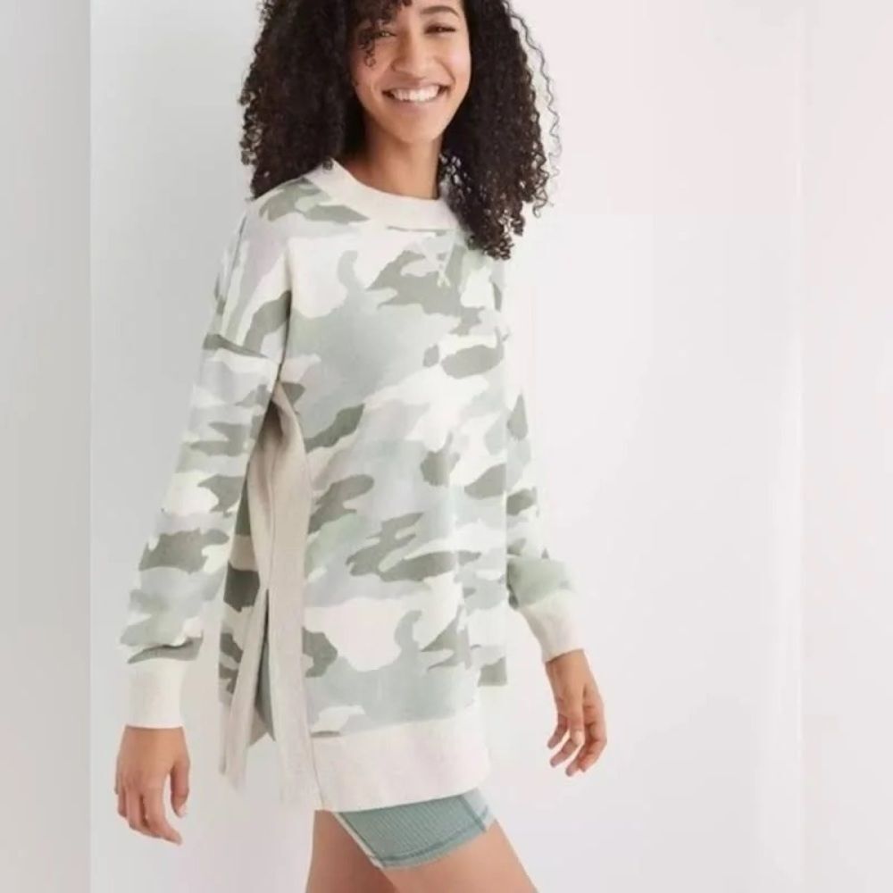 Aerie Women's Good Vibes Oversized Green Camo Sweatshirt - Size Small